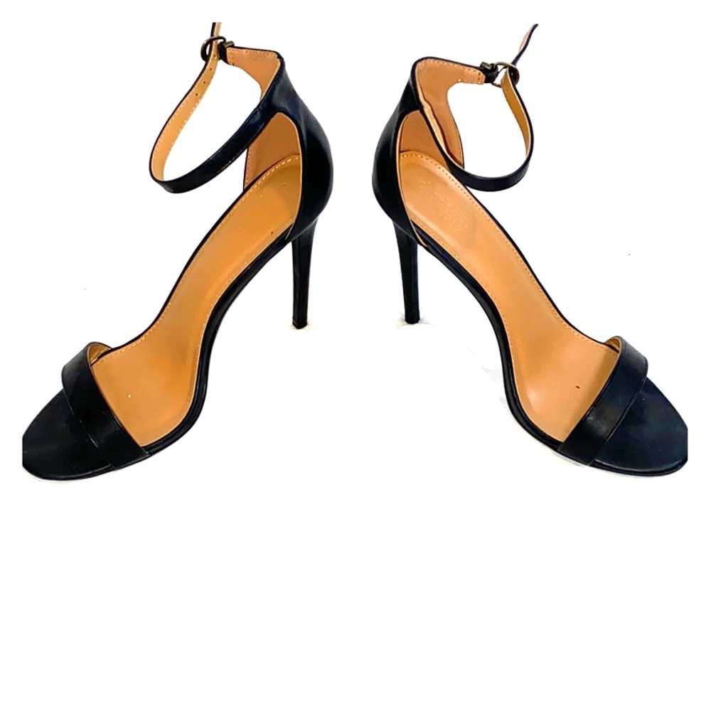 Black opened toe sandal heels